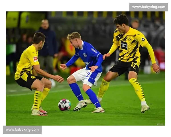 聚焦全球足球实时比分数据解读赛事走势分析球队表现与战术变化